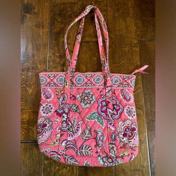Vera Bradley Tote Bag Purse Melon Color with Floral Pattern 15 X 13 X 4 inches - Picture 3 of 5